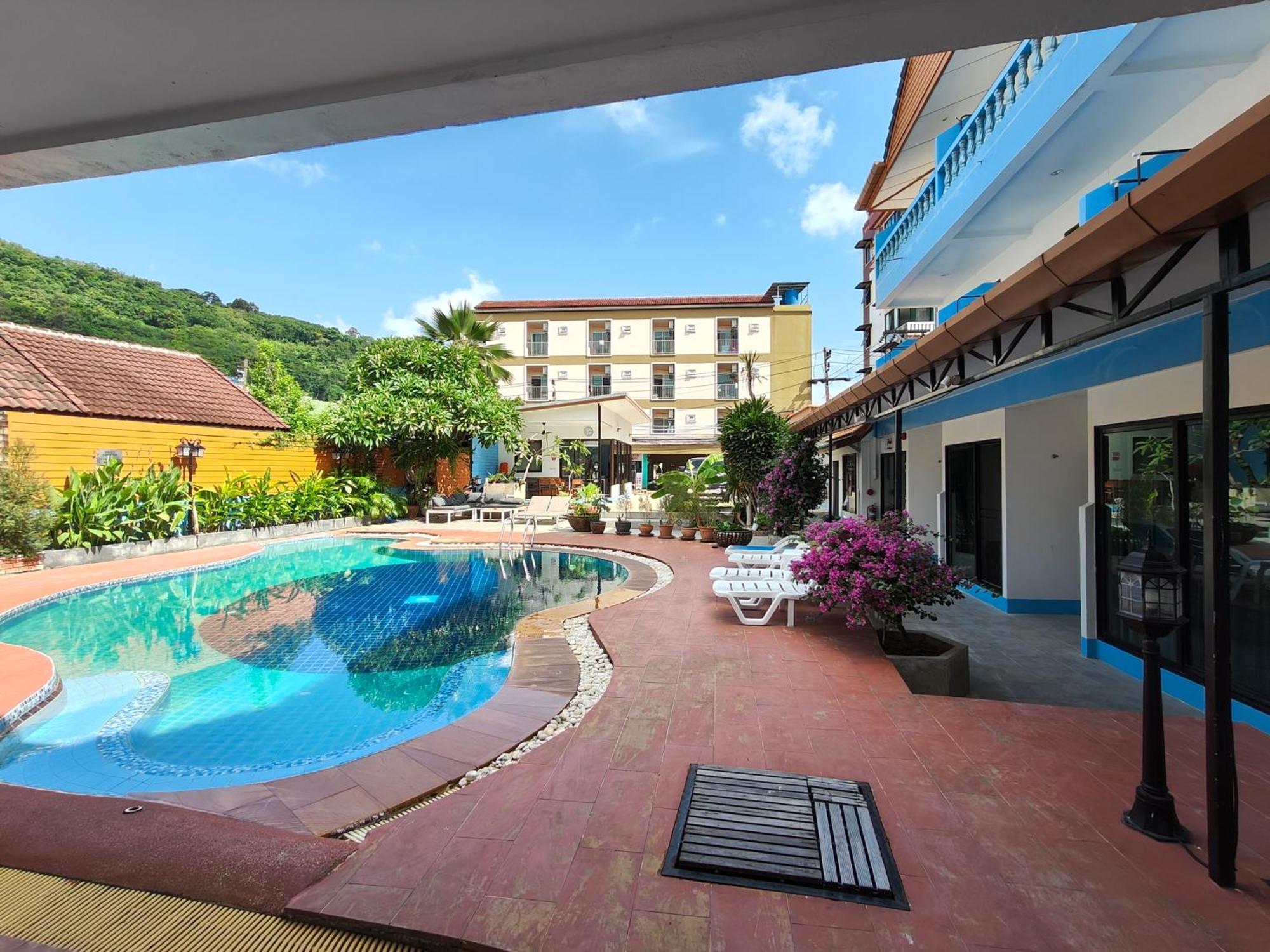 Patong Baankasemsuk Resort 般咔 深宿 מראה חיצוני תמונה
