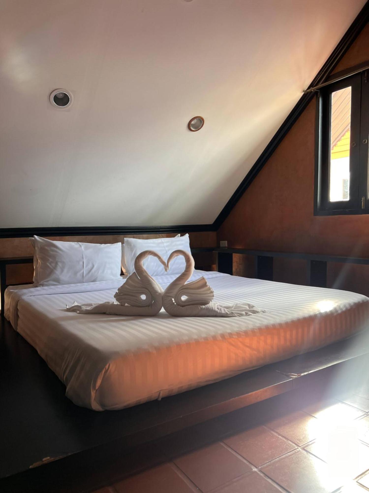 Patong Baankasemsuk Resort 般咔 深宿 מראה חיצוני תמונה