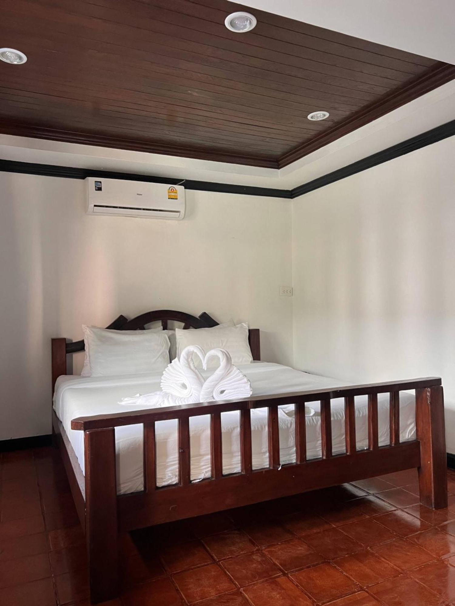 Patong Baankasemsuk Resort 般咔 深宿 מראה חיצוני תמונה