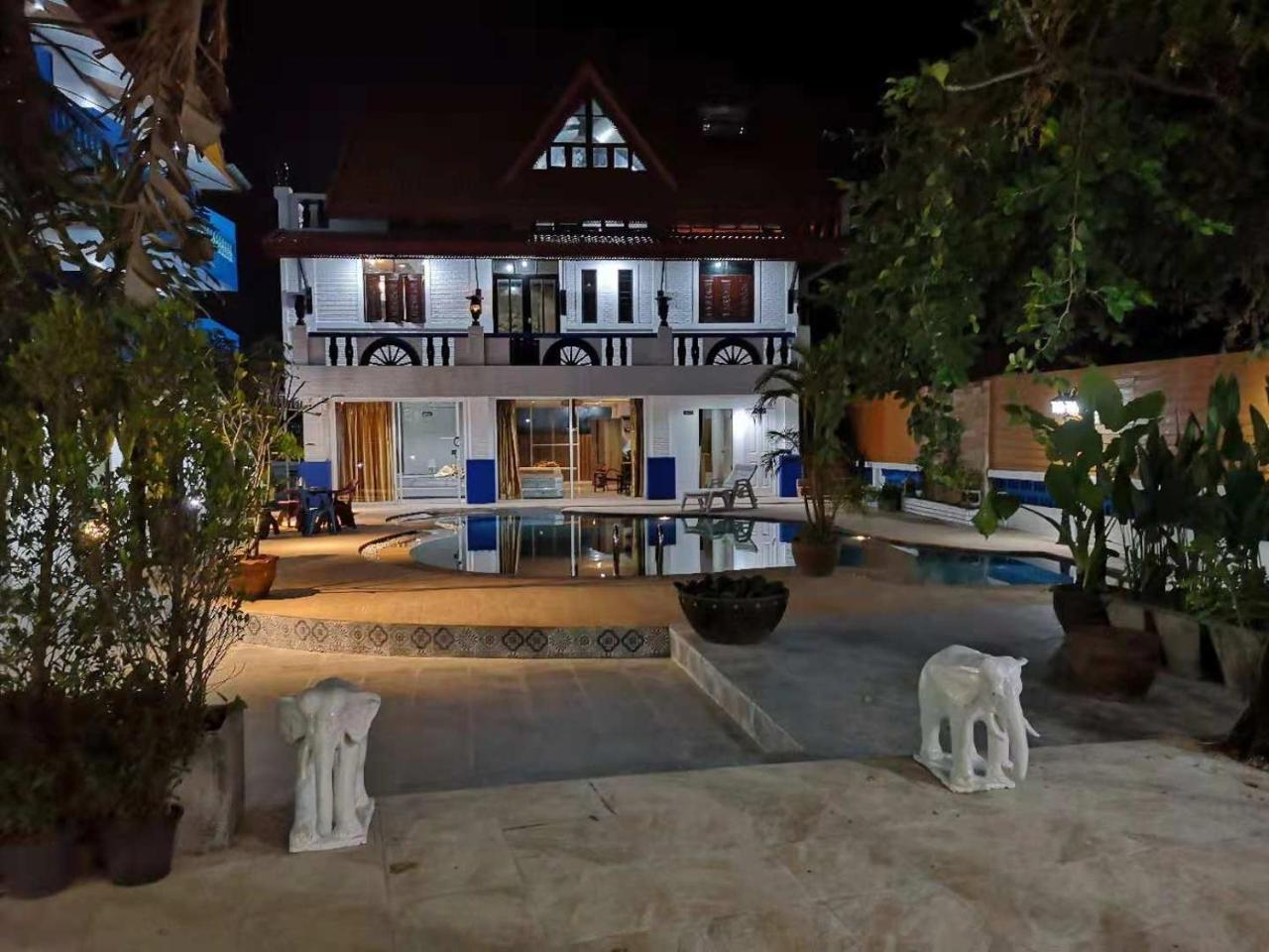 Patong Baankasemsuk Resort 般咔 深宿 מראה חיצוני תמונה
