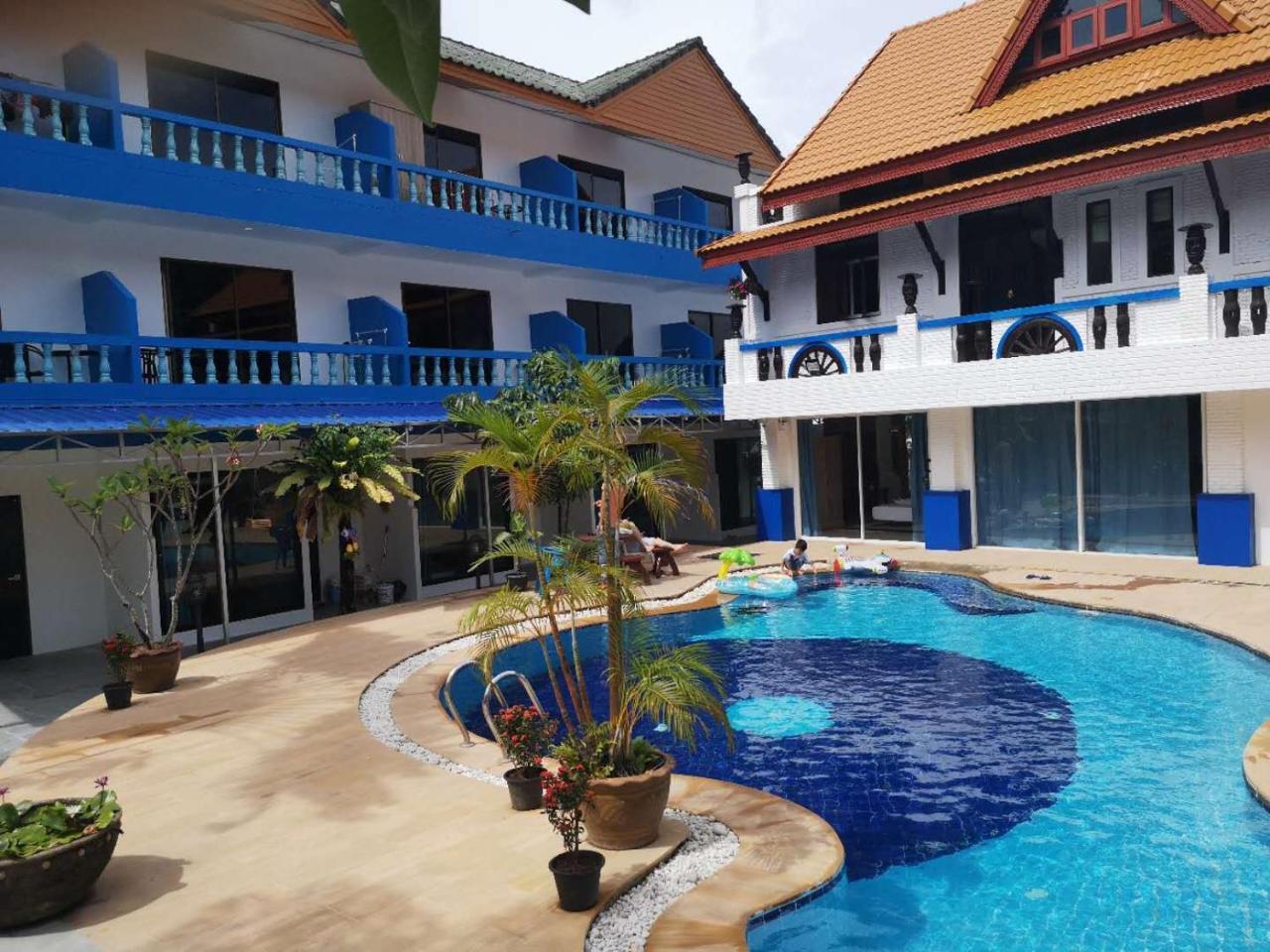 Patong Baankasemsuk Resort 般咔 深宿 מראה חיצוני תמונה